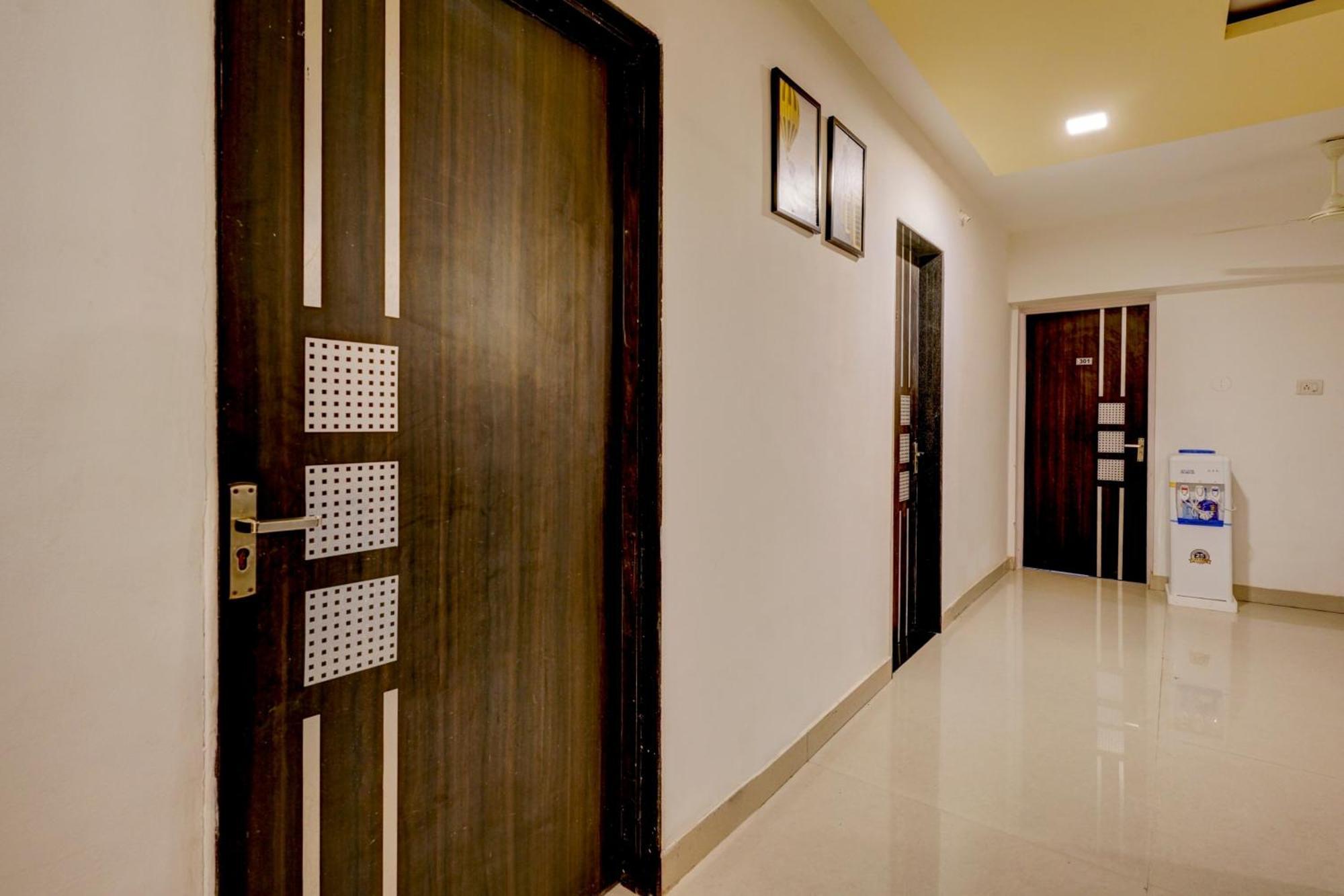 Rio Corporate House Hotel Mumbai Bagian luar foto