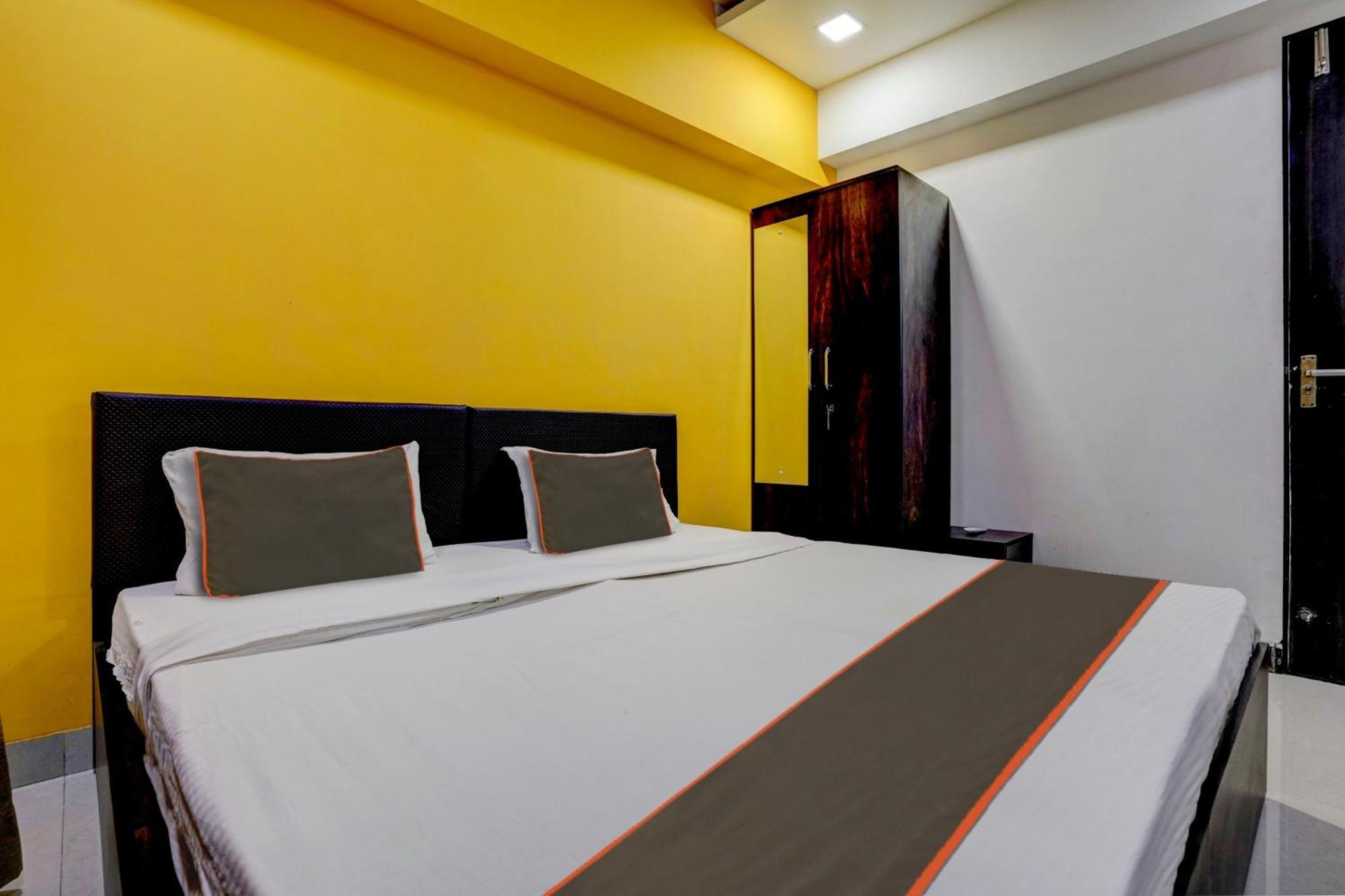 Rio Corporate House Hotel Mumbai Bagian luar foto