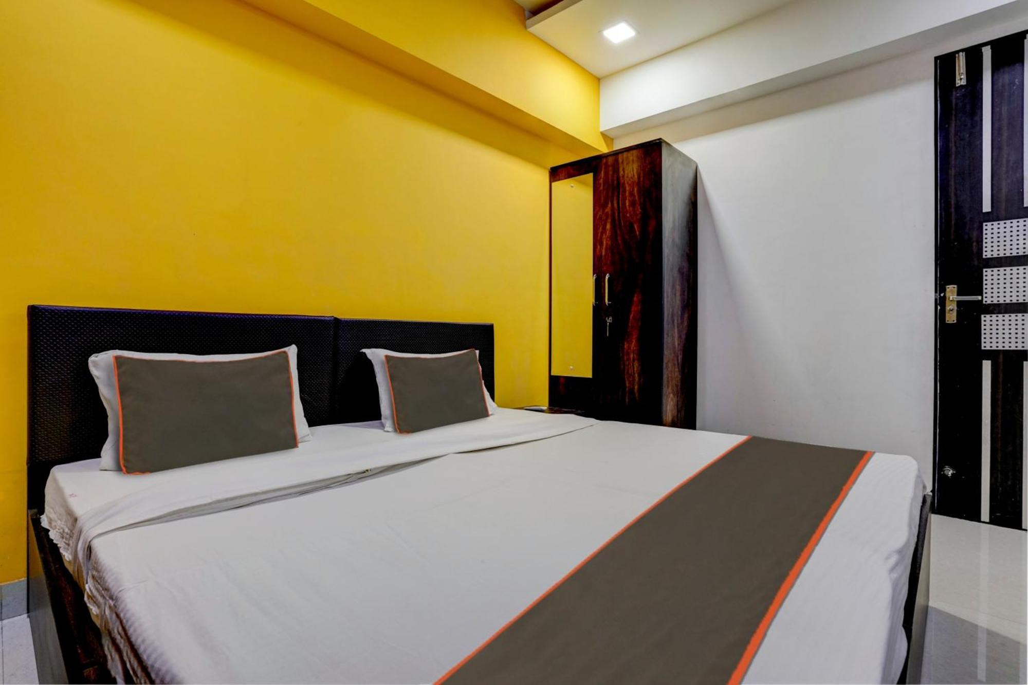 Rio Corporate House Hotel Mumbai Bagian luar foto